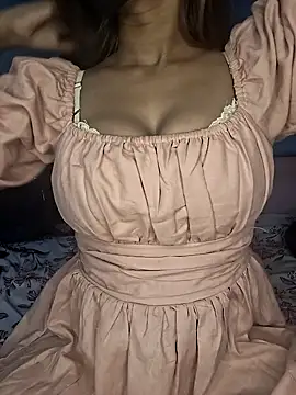 Snapshot of Aaliyalove1 chatting on February 11, 11:33 pm Aaliyalove1 online show from February 11, 11:33 pm