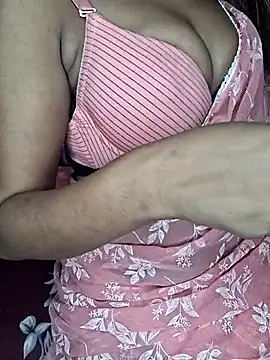 Snapshot of Aaliyalove1 chatting on February 24, 8:36 pm Aaliyalove1 online show from February 24, 8:36 pm