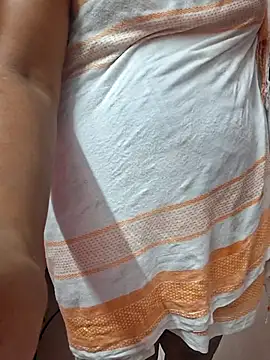 Snapshot of Aaliyalove1 chatting on March 18, 8:15 pm Aaliyalove1 online show from March 18, 8:15 pm