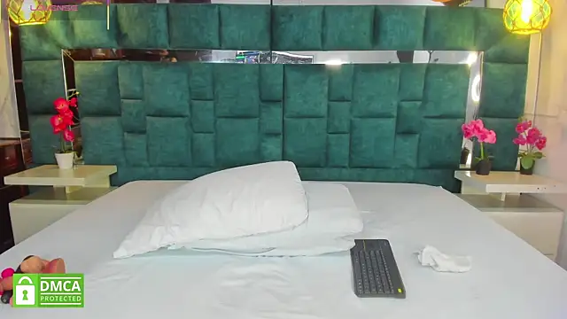 valtira nova online show from November 4, 7:24 pm