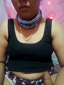 Snapshot of Super-Couple chatting on November 18, 8:57 pm Super-Couple online show from November 18, 8:57 pm