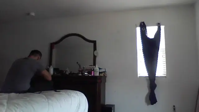 Snapshot of 2Fly4Guy chatting on March 1, 8:10 pm 2Fly4Guy online show from March 1, 8:10 pm