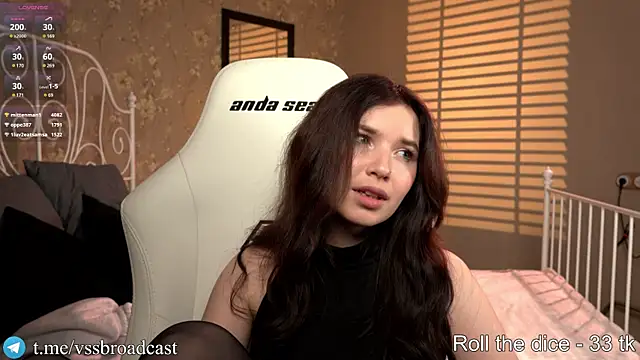 Hidden boobs online show from December 20, 4:25 pm