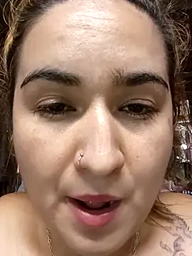 Snapshot of alexax0 chatting on February 23, 12:19 am alexax0 online show from February 23, 12:19 am