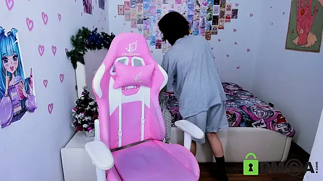 Snapshot of ElizaNik_ chatting on December 23, 3:40 am ElizaNik online show from December 23, 3:40 am