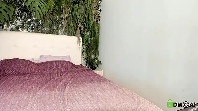 Snapshot of ElizaNik_ chatting on September 21, 4:41 pm ElizaNik online show from September 21, 4:41 pm