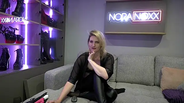 NoraNoxx online show from June 16, 8:11 pm