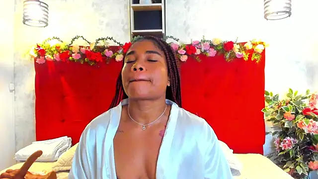 SilvannaFit online show from April 29, 5:30 pm