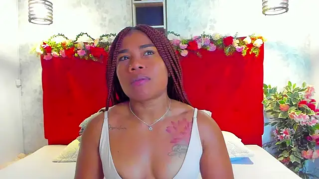 Snapshot of SilvannaFit chatting on May 26, 11:39 am SilvannaFit online show from May 26, 11:39 am