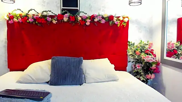 Snapshot of SilvannaFit chatting on June 4, 11:38 am SilvannaFit online show from June 4, 11:38 am