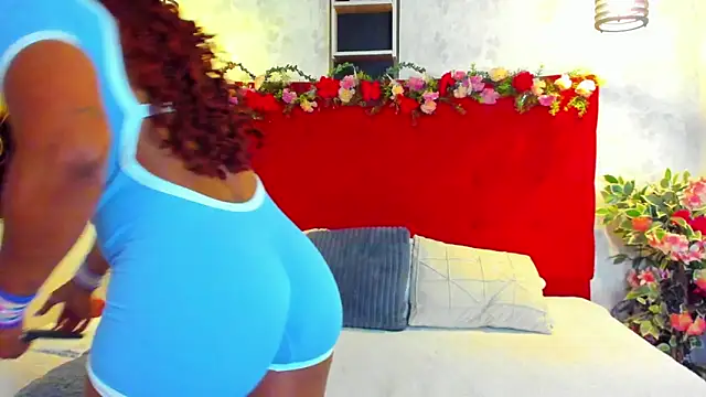 Snapshot of SilvannaFit chatting on June 5, 11:27 am SilvannaFit online show from June 5, 11:27 am