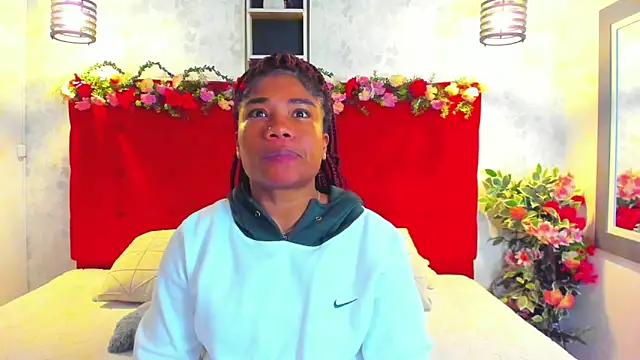 Snapshot of SilvannaFit chatting on June 8, 9:09 am SilvannaFit online show from June 8, 9:09 am