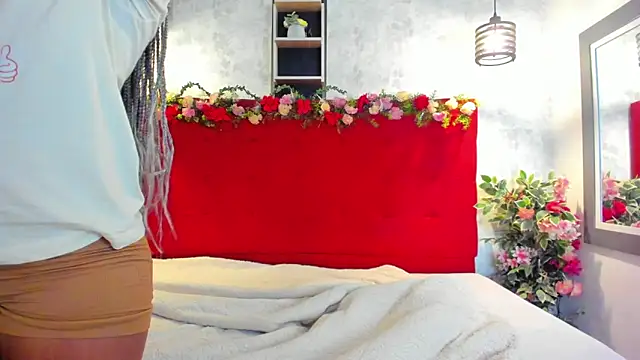 Snapshot of SilvannaFit chatting on June 12, 11:20 am SilvannaFit online show from June 12, 11:20 am
