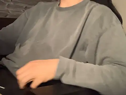 taallguyy 196 online show from March 20, 8:40 pm