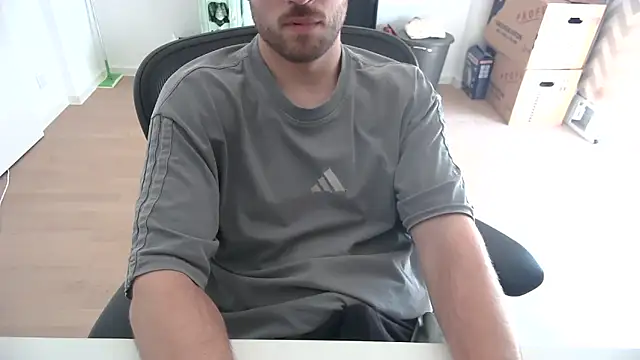taallguyy 196 online show from May 27, 1:19 pm