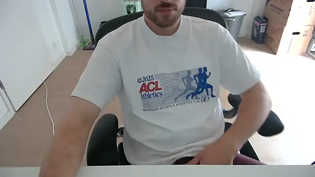 taallguyy 196 online show from May 31, 10:11 am