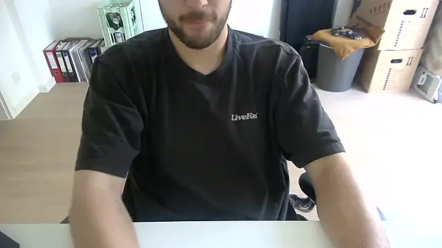 taallguyy 196 online show from August 1, 9:41 am