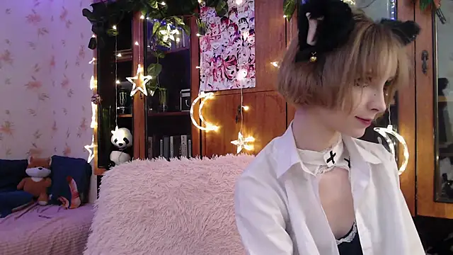 Snapshot of cloudgirrl chatting on February 26, 9:58 pm cloudgirrl online show from February 26, 9:58 pm