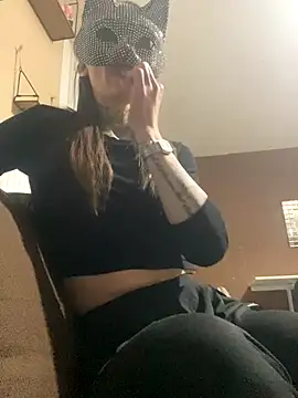 liloucamchaudee online show from November 21, 8:51 pm