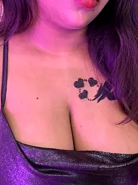 Snapshot of wildestcouplee chatting on November 9, 5:44 pm wildestcouplee online show from November 9, 5:44 pm