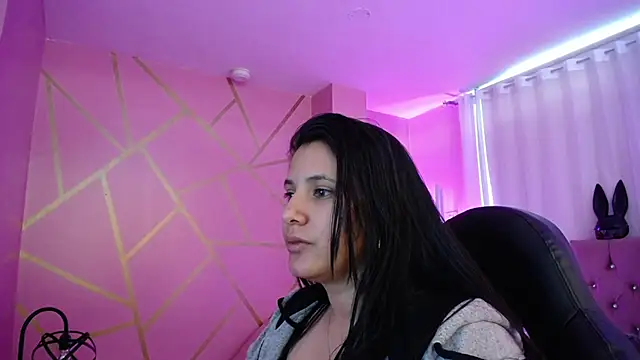 Snapshot of frreeya chatting on January 22, 10:37 pm frreeya online show from January 22, 10:37 pm