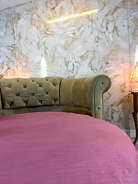 Snapshot of khloeblake chatting on November 25, 6:46 am khloeblake online show from November 25, 6:46 am