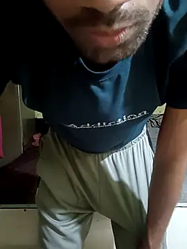 Snapshot of Skinny_Bigass_23 chatting on May 16, 6:43 am Skinny Bigass 23 online show from May 16, 6:43 am
