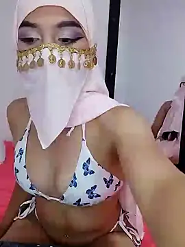 Aaliyah Salma online show from February 3, 10:54 pm