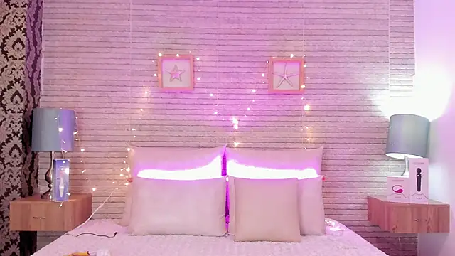 Snapshot of Catalinna_Thompson chatting on March 1, 12:01 pm Catalinna Thompson online show from March 1, 12:01 pm