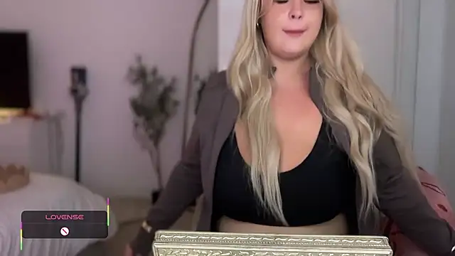 blairbella online show from September 23, 5:27 pm