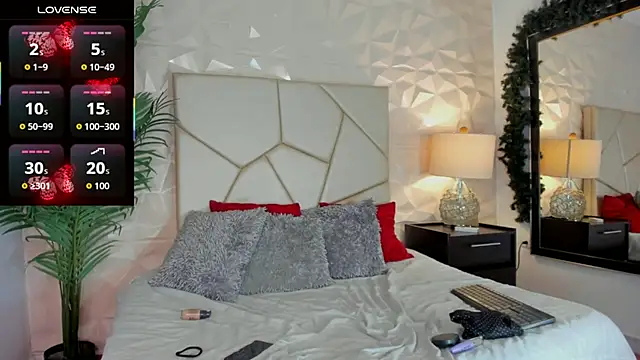 Snapshot of Valery_Diamond chatting on November 19, 4:23 am Valery Diamond online show from November 19, 4:23 am