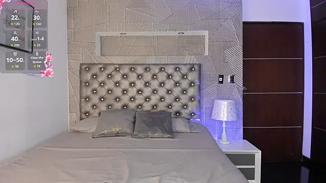 Snapshot of Valery_Diamond chatting on June 21, 12:02 am Valery Diamond online show from June 21, 12:02 am