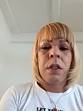 blondebitchlitle online show from February 18, 2:02 pm