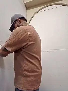 Snapshot of jr91esl chatting on April 14, 2:50 am jr91esl online show from April 14, 2:50 am