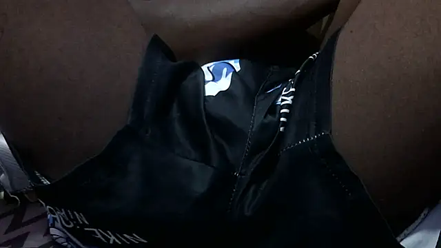 Snapshot of kingmaestro_ chatting on February 24, 9:02 pm kingmaestro online show from February 24, 9:02 pm