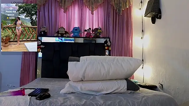 chloe vasquez710 online show from March 12, 8:10 pm