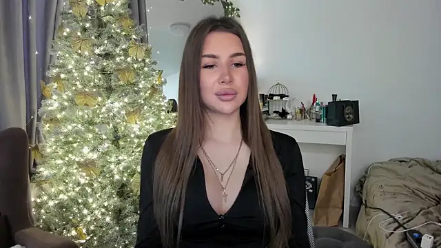 Snapshot of SuraMune chatting on January 7, 8:13 am SuraMune online show from January 7, 8:13 am