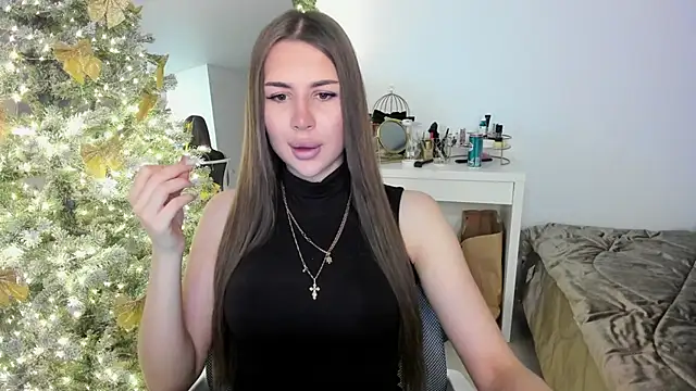 Snapshot of SuraMune chatting on January 10, 10:28 am SuraMune online show from January 10, 10:28 am