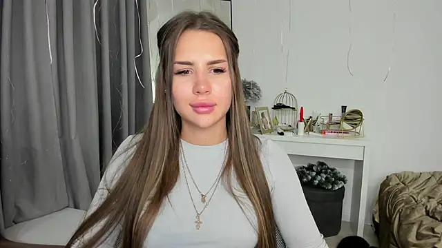 Snapshot of SuraMune chatting on February 5, 8:46 pm SuraMune online show from February 5, 8:46 pm