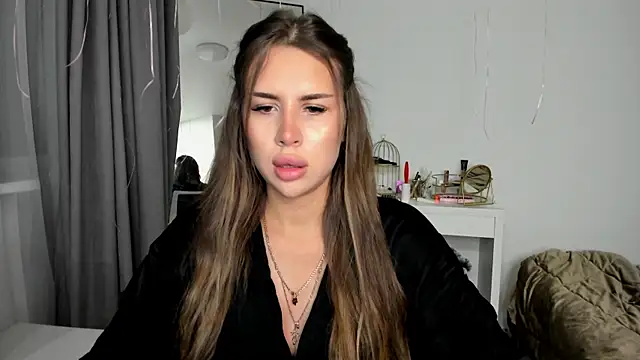 Snapshot of SuraMune chatting on February 6, 5:51 pm SuraMune online show from February 6, 5:51 pm