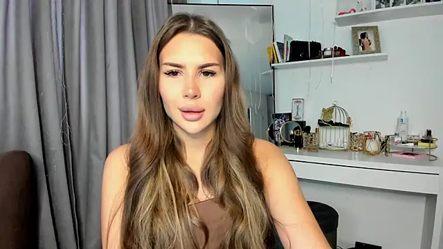 Snapshot of SuraMune chatting on March 4, 12:55 pm SuraMune online show from March 4, 12:55 pm