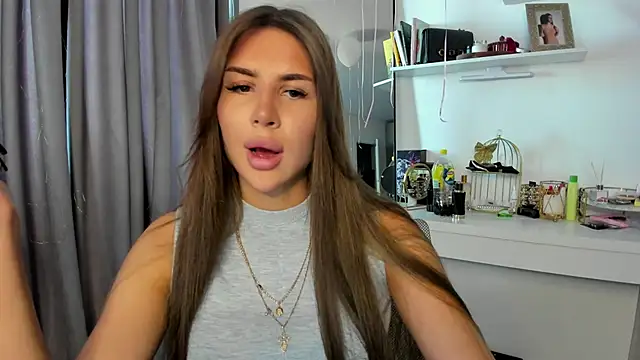 Snapshot of SuraMune chatting on March 9, 12:09 pm SuraMune online show from March 9, 12:09 pm