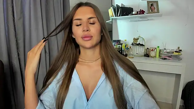 Snapshot of SuraMune chatting on March 10, 12:15 pm SuraMune online show from March 10, 12:15 pm