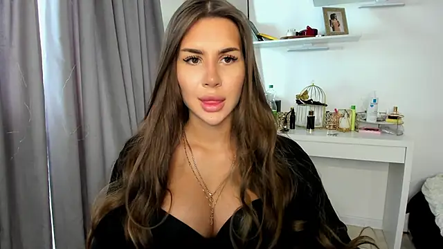 Snapshot of SuraMune chatting on March 20, 11:05 am SuraMune online show from March 20, 11:05 am