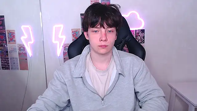 iwillfall online show from April 30, 8:57 pm