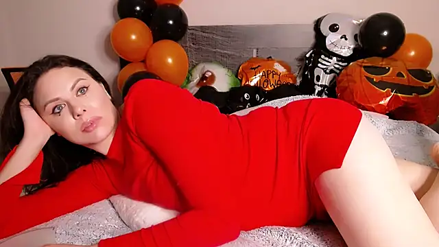 MollyCheiz online show from October 31, 4:30 pm