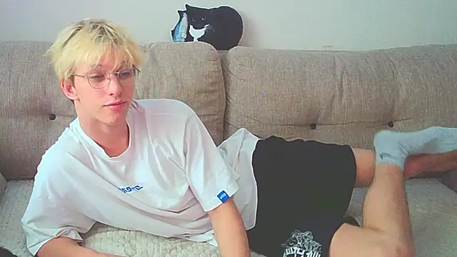 Ostin meow online show from December 28, 8:05 am