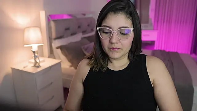 Snapshot of Camilaa_bueno chatting on January 16, 1:58 am Camilaa bueno online show from January 16, 1:58 am