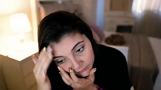 Snapshot of Camilaa_bueno chatting on October 8, 8:28 pm Camilaa bueno online show from October 8, 8:28 pm