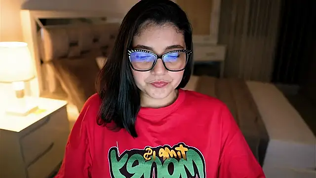 Snapshot of Camilaa_bueno chatting on November 16, 12:27 am Camilaa bueno online show from November 16, 12:27 am